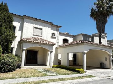 Casa en  Venta en Maestranzas - La Herradura - Carretera Nacional