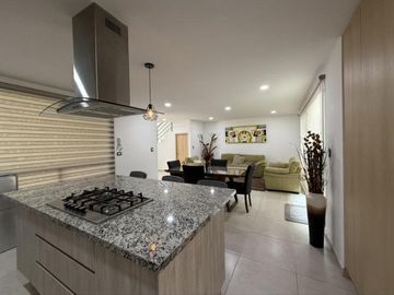 Casa en  venta en Fraccionamiento cerrado cerca de Plaza San Diego