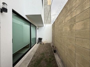 Casa en  venta en Fraccionamiento cerrado cerca de Plaza San Diego