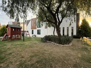 Casa en  venta en Fraccionamiento cerrado cerca de Plaza San Diego