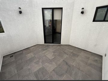 Casa en  venta en Fraccionamiento cerrado cerca de Plaza San Diego