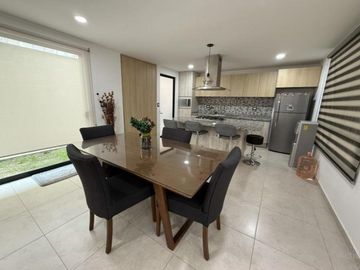 Casa en  venta en Fraccionamiento cerrado cerca de Plaza San Diego