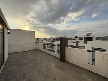 Casa en  venta en Fraccionamiento cerrado cerca de Plaza San Diego