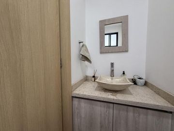 Casa en  venta en Fraccionamiento cerrado cerca de Plaza San Diego