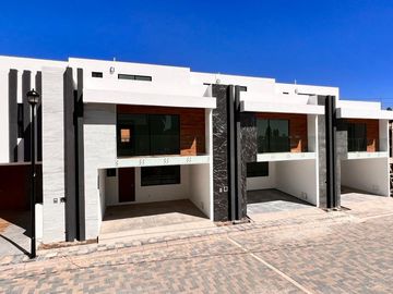 Casa en  venta con 3 recamaras en La Radial San Andres Cholula