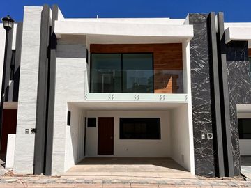 Casa en  venta con 3 recamaras en La Radial San Andres Cholula