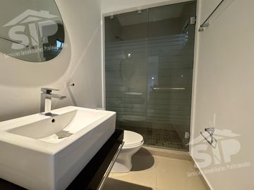 Casa en  Venta Cerradas de Cumbres Sec. Baez