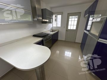 Casa en  Venta Cerradas de Cumbres Sec. Baez