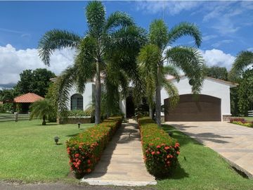 SEA CONFIABLE VENDE CASA EN HACIENDA PACIFICA