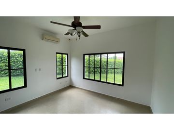 SEA CONFIABLE VENDE CASA EN HACIENDA PACIFICA
