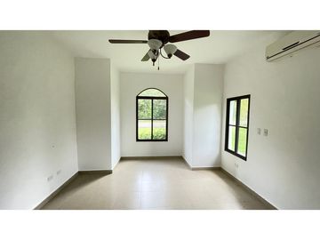 SEA CONFIABLE VENDE CASA EN HACIENDA PACIFICA