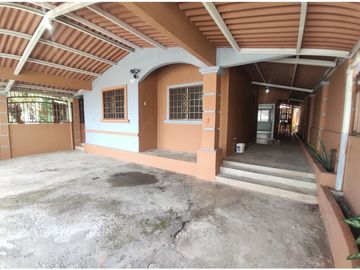 Se Vende Casa en Valle Dorado- La Chorrera (DR)
