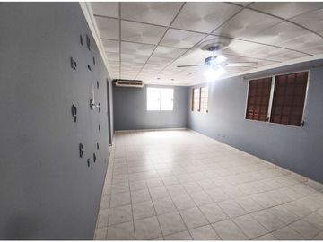 Se Vende Casa en Valle Dorado- La Chorrera (DR)