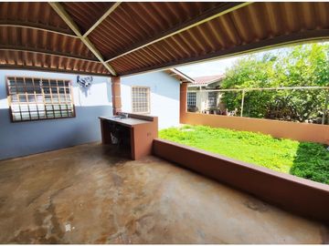 Se Vende Casa en Valle Dorado- La Chorrera (DR)