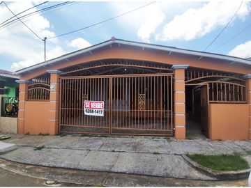 Se Vende Casa en Valle Dorado- La Chorrera (DR)