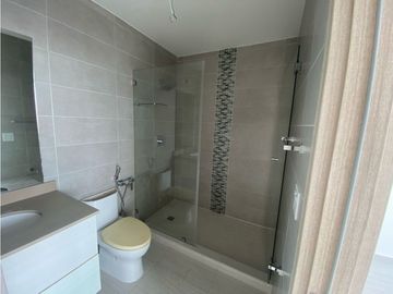 SEA CONFIABLE VENDE APARTAMENTO PH THE TOWERS RESIDENCE
