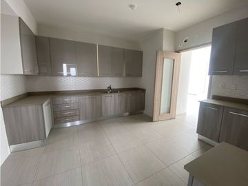 SEA CONFIABLE VENDE APARTAMENTO PH THE TOWERS RESIDENCE