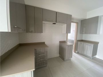SEA CONFIABLE VENDE APARTAMENTO PH THE TOWERS RESIDENCE