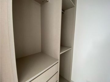 SEA CONFIABLE VENDE APARTAMENTO PH THE TOWERS RESIDENCE