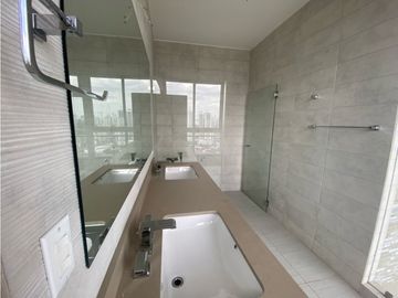 SEA CONFIABLE VENDE APARTAMENTO PH THE TOWERS RESIDENCE