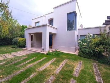 Casa a la venta en Barrio Privado en Chacras