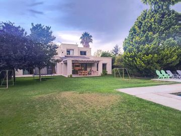 Casa a la venta en Barrio Privado en Chacras
