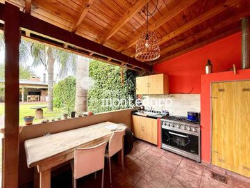 Casa en venta en Villa Luzuriaga