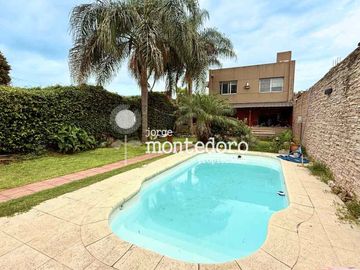 Casa en venta en Villa Luzuriaga