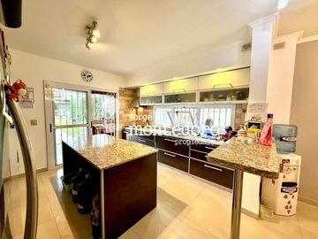 Casa en venta en Villa Luzuriaga