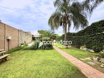 Casa en venta en Villa Luzuriaga