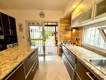 Casa en venta en Villa Luzuriaga