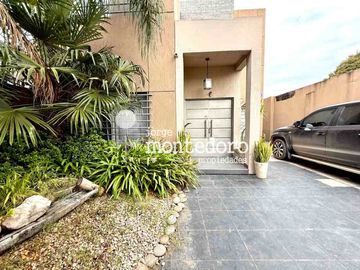 Casa en venta en Villa Luzuriaga
