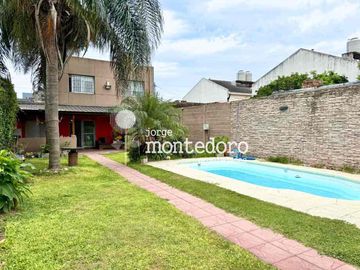 Casa en venta en Villa Luzuriaga