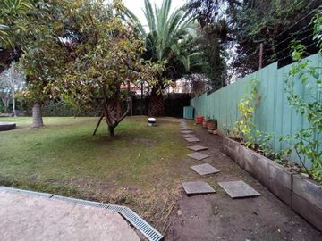 Casa en venta en LA REINA
