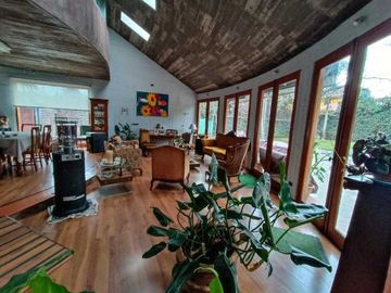 Casa en venta en LA REINA