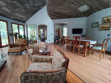 Casa en venta en LA REINA