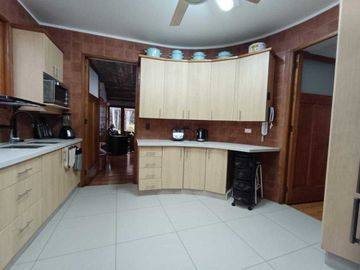 Casa en venta en LA REINA