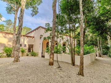 CASA EN VENTA EN LOS ARBOLES TULUM  EXCLUSIVA CASA ESTILO COLONIAL