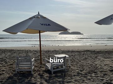 PRECIOSA CASA DE PLAYA EN VENTA, PRIMERA FILA PLAYA MAR AZUL ASIA