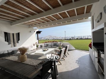 PRECIOSA CASA DE PLAYA EN VENTA, PRIMERA FILA PLAYA MAR AZUL ASIA