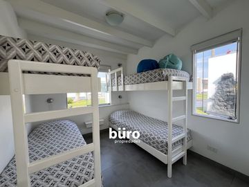 PRECIOSA CASA DE PLAYA EN VENTA, PRIMERA FILA PLAYA MAR AZUL ASIA
