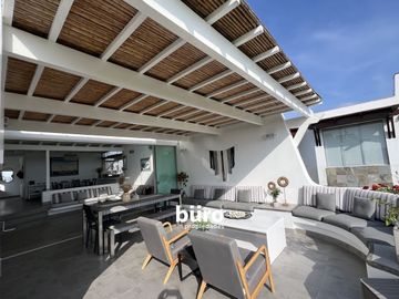 PRECIOSA CASA DE PLAYA EN VENTA, PRIMERA FILA PLAYA MAR AZUL ASIA