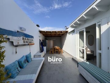 PRECIOSA CASA DE PLAYA EN VENTA, PRIMERA FILA PLAYA MAR AZUL ASIA
