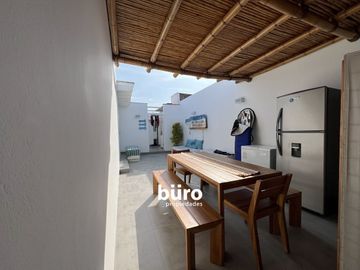 PRECIOSA CASA DE PLAYA EN VENTA, PRIMERA FILA PLAYA MAR AZUL ASIA