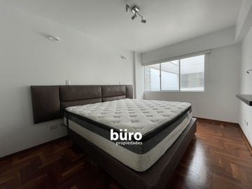 LINDO DÚPLEX  EN VENTA DE 3 DORMITORIOS CON AMPLIA TERRAZA  EN MIRAFLORES