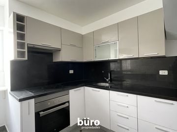 LINDO DÚPLEX  EN VENTA DE 3 DORMITORIOS CON AMPLIA TERRAZA  EN MIRAFLORES
