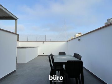 LINDO DÚPLEX  EN VENTA DE 3 DORMITORIOS CON AMPLIA TERRAZA  EN MIRAFLORES