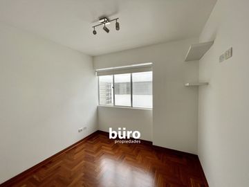 LINDO DÚPLEX  EN VENTA DE 3 DORMITORIOS CON AMPLIA TERRAZA  EN MIRAFLORES