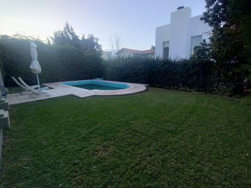 Casa en  Venta Club de Campo Mendoza