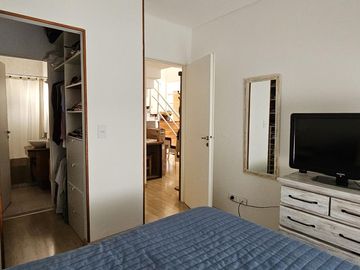 Departamento de 3 ambientes con balcón en Olivos